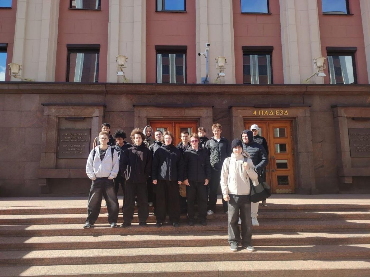Первокурсники ФИТР посетили Музей современной белорусской государственности